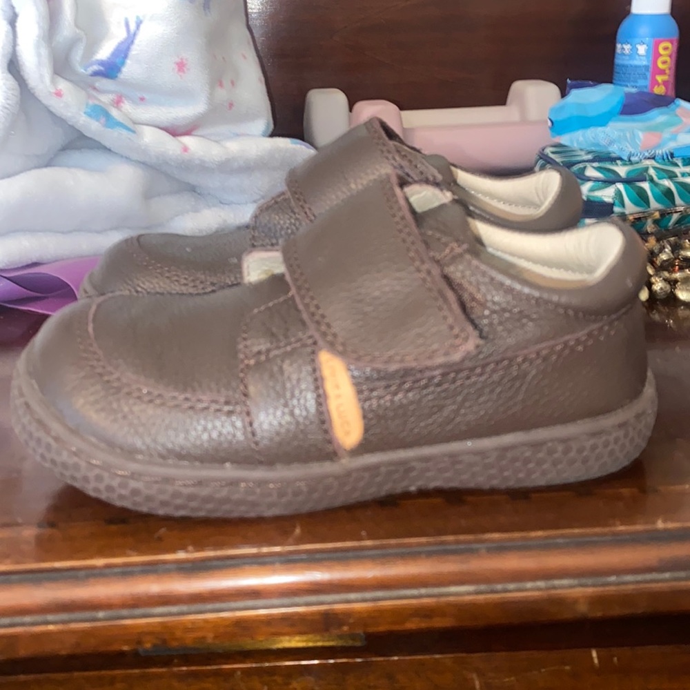 Livie & Luca  toddler size 9 leather shoes